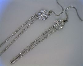 14K white gold diamond cluster earrings, 1.37 Ct diamond weight