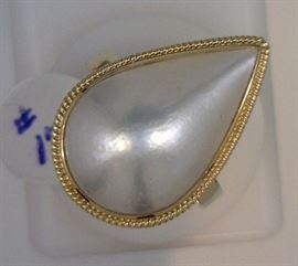 14K ring with mobe pearl