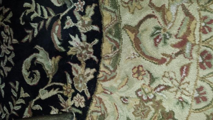 detail of round kitchen rug