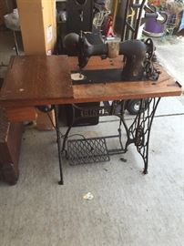 Commercial Singer Sewing Machine $300