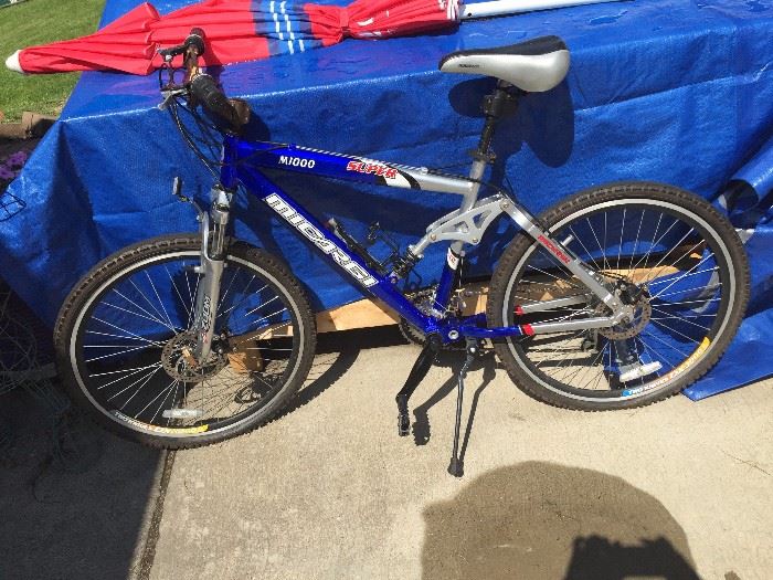 Bike - Needs new tires and a pedal is missing $45
