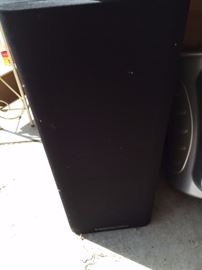 1 of 3 pieces in the set of Speakers