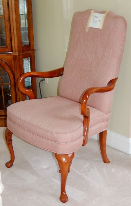 SWEET QUEEN ANNE OCCASIONAL CHAIR
