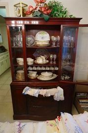 Beautiful hutch cabinet!