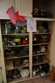 Fully stocked kitchen with quality pieces