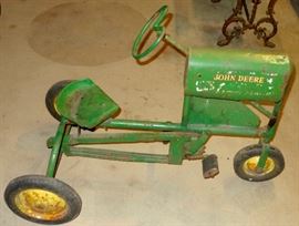 EARLY PRESSED STEEL JOHN DEERE PEDAL TRACTOR WIRE STEERING WHEEL