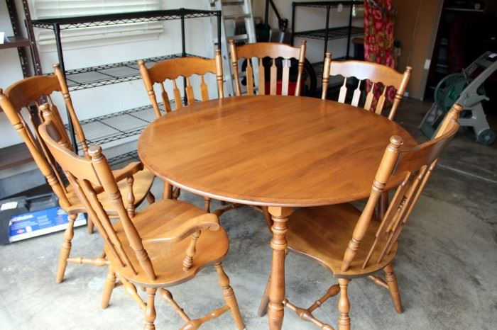 Rock Maple Dining Table with 6 Chairs & 2 Leaves