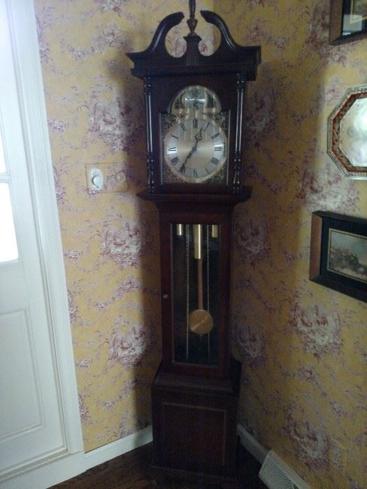 Windsor Grandmothers clock