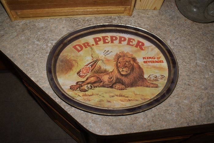 Collectible1970's Dr. PEPPER Metal Serving Tray