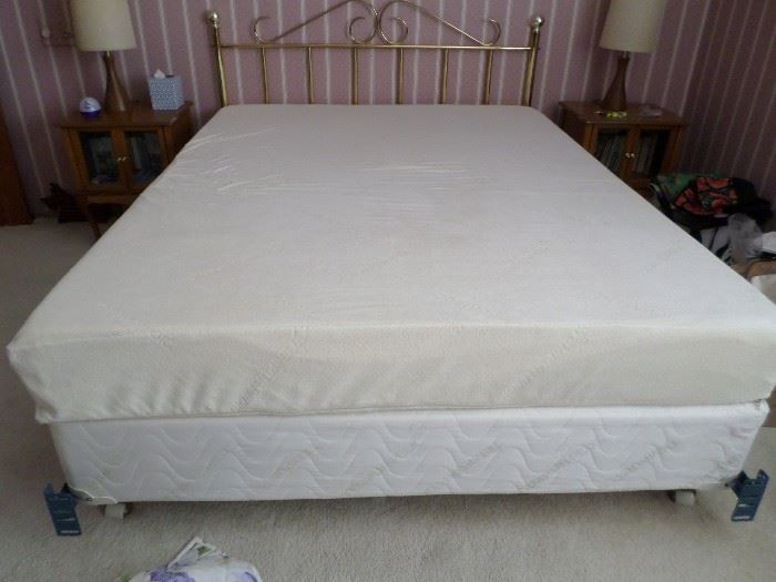 Queen Tempurpedic with Cover