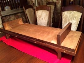 #52 Tabago meubles table w/2 leaves & w/8 chairs
65x42x30 $800
