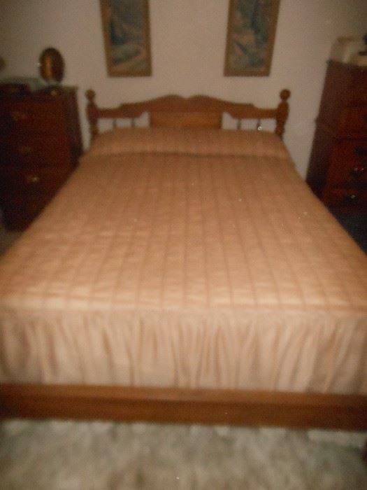 Vintage full bed/complete