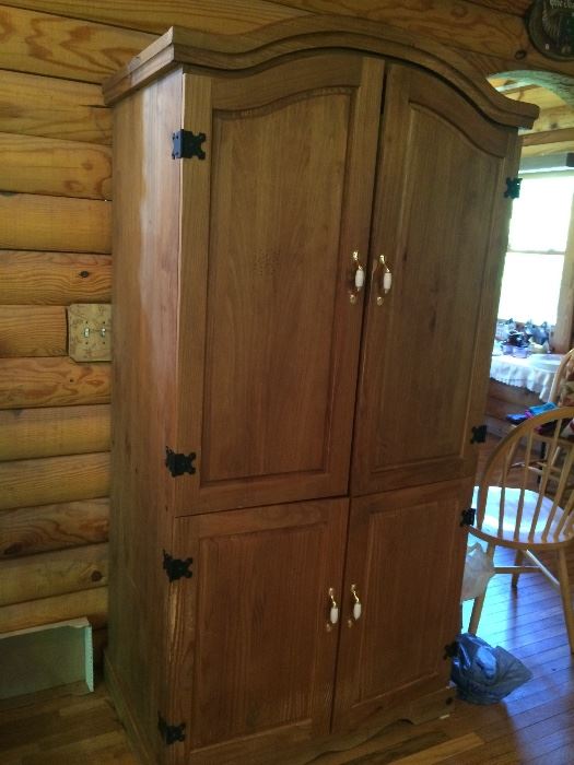 4 door cabinet/armoire
