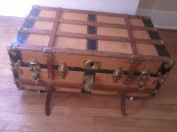 ANOTHER VERY NICE STEAMER TRUNK