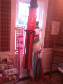 HOLIDAY WIND CATCHERS