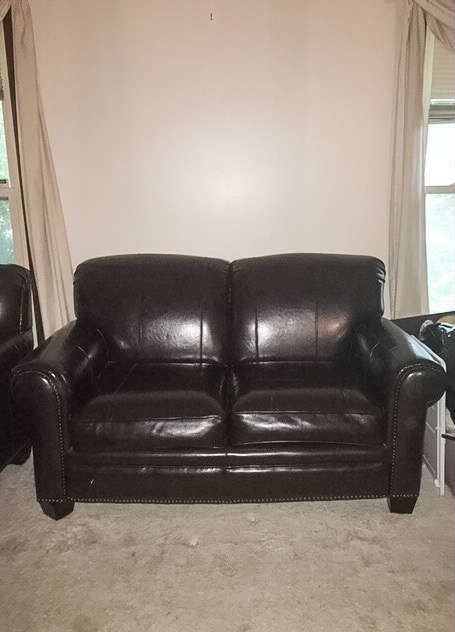 Love Seat- Very Good Condition