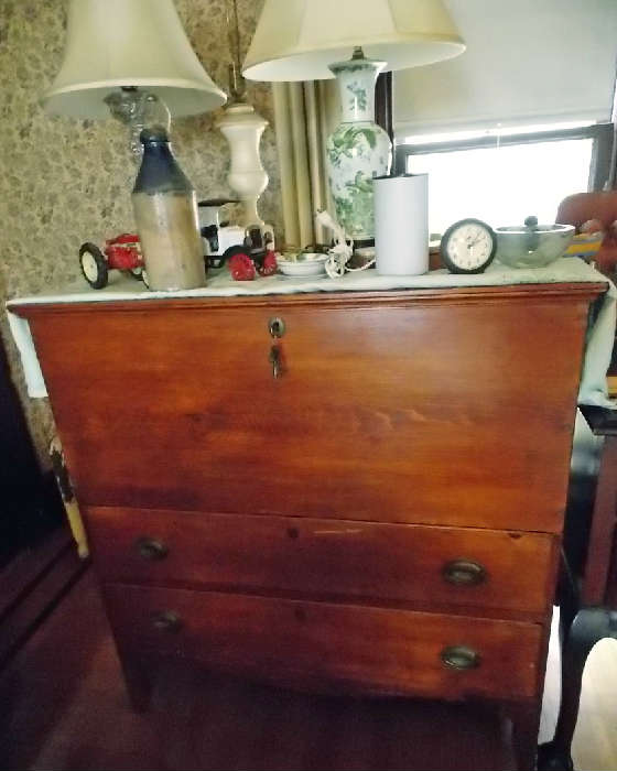 Early blanket chest