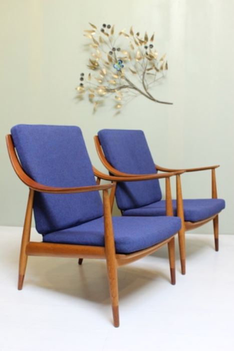 Peter Hvidt chairs