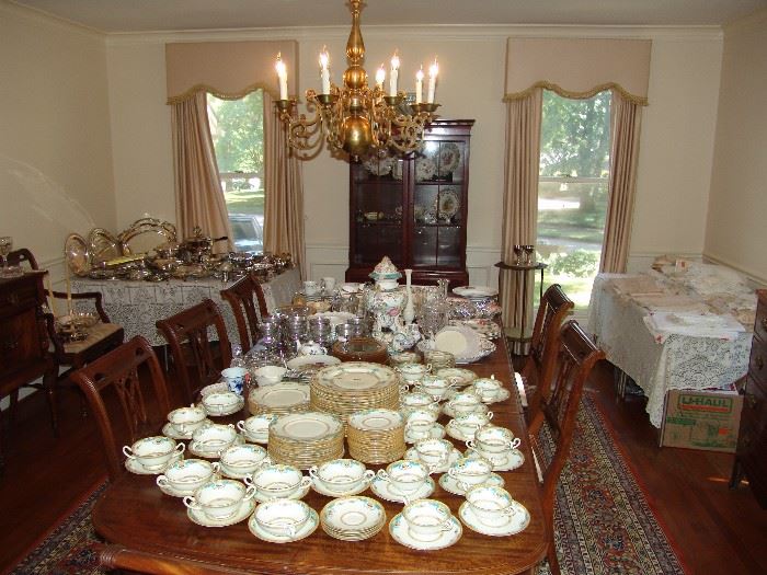 Banquet size dining room table and chairs