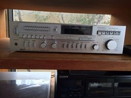 AKAI Stereo Receiver