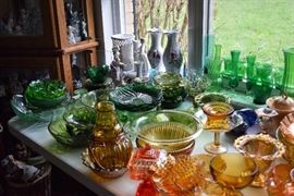 Miscellaneous glassware
