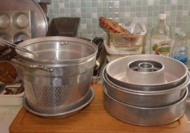 Baking Pans & Kitchen Gadgets