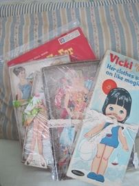 VINTAGE PAPER DOLLS