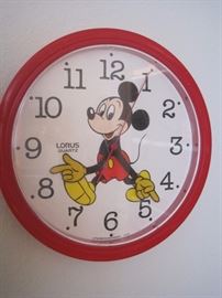 MICKEY MOUSE WALL CLOCK