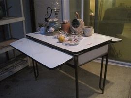 VINTAGE 50'S ENAMEL TABLE