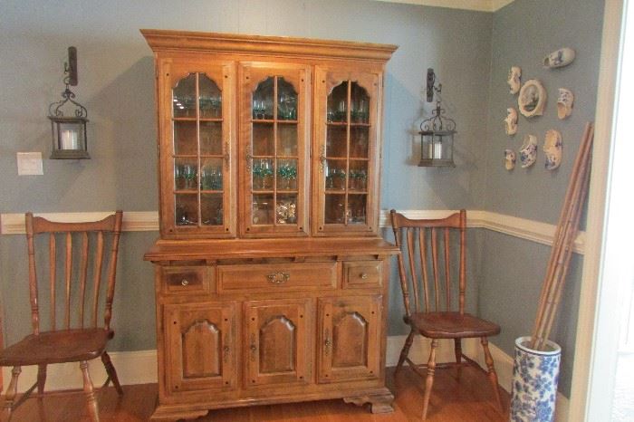 Early American Temple Stuart China Cabinet and Hutch