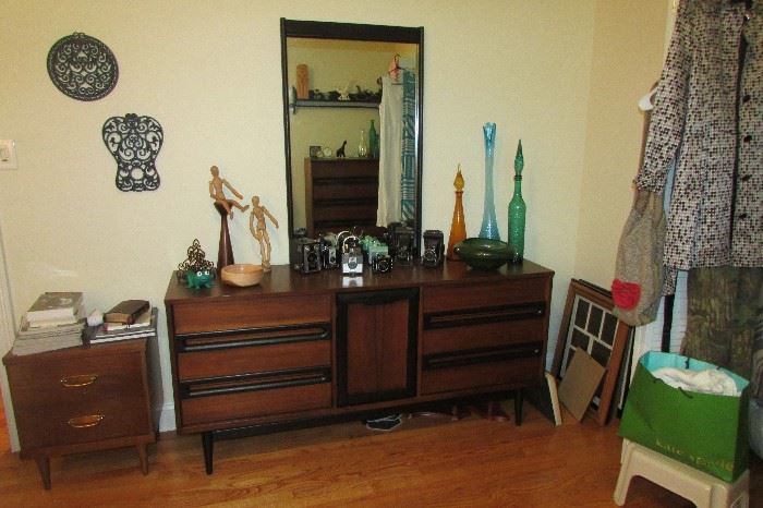 Bassett Furniture 1964 MCM Dresser and bedroom set, full bed and chest, fully restored