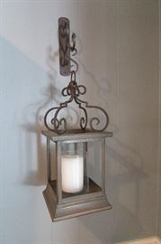 Set of two wall sconces
