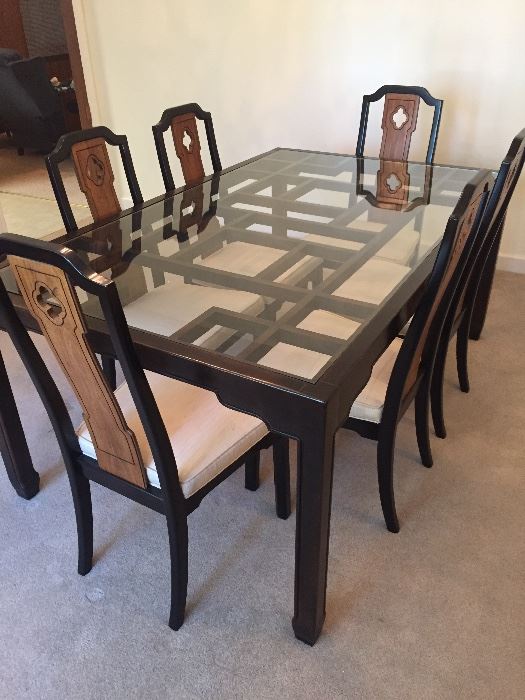 Gorgeous glass top dining room table w/6 chairs