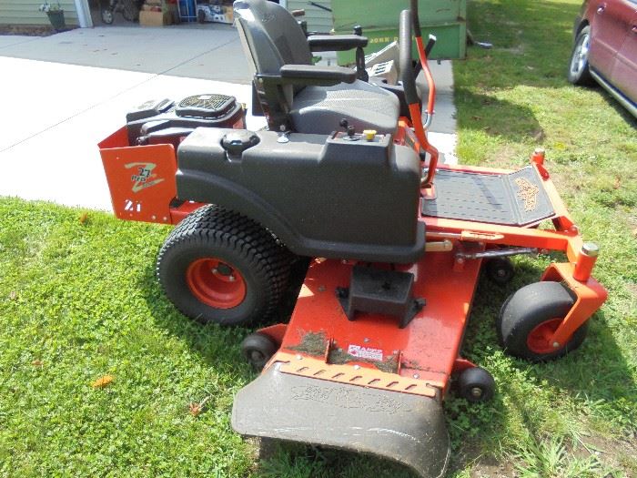 Bad Boy Commercial Mower, 140 Hrs, Zero Turn, 27 HP, 60" cut, extra new blades
