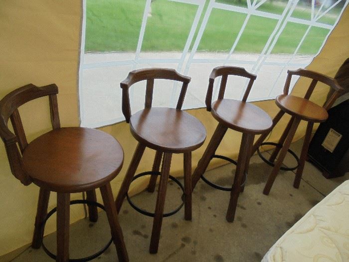 Set of 4 quality swivel stools, 30"