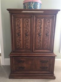 Great details on this cabinet