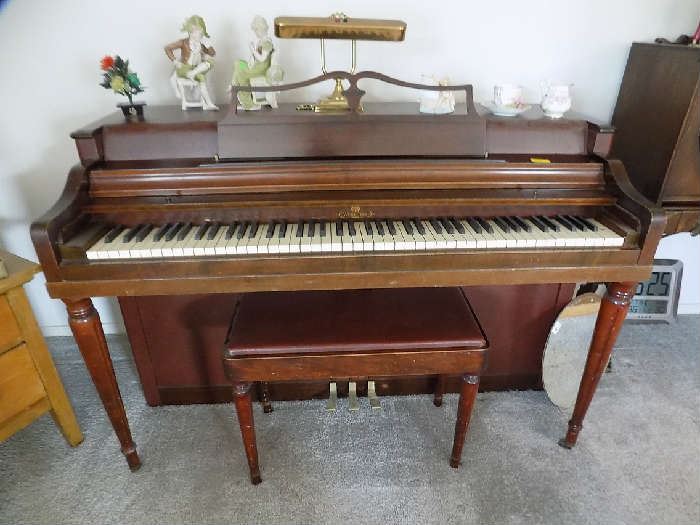 Wurlitzer piano $125 needs tuning. 