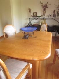 Kincaid, by La Z Boy. Dining Room Set including China Cabinet, Dining Table w/ 6 chairs.