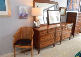 Vintage Hendredon Chest of Drawers with Mirror