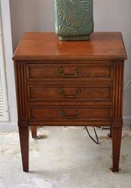 Pair Vintage Henredon Nightstands