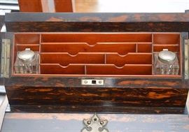 Comes with 2 Inkwells