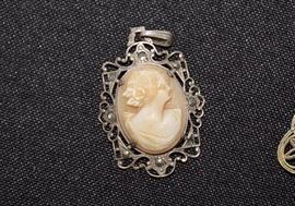 Vintage Cameo Pendant