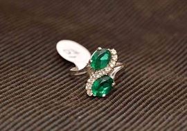 10k White Gold & Emerald / Diamond Ring