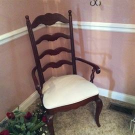DINING ROOM ARM CHAIR