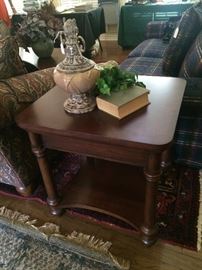 Bassett Louis-Philippe collection end table (has matching coffee table)