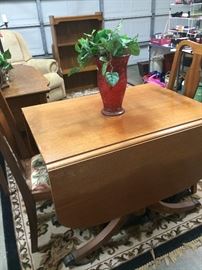 Drop leaf table; 2 chairs