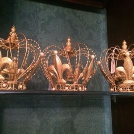 3 crown tree toppers