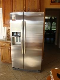 VERY NICE ! KENMORE ELITE MICROBAN-SMARTSENSE PUR ULTIMATE FILTRATION, STAINLESS FRENCH DOOR FRIDGE WITH DISPENSERS, ICE SHAVER & MAKER 