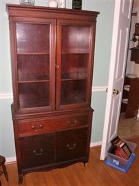 DUNCAN PHYFE CHINA CABINET - WE HAVE THE MATCHING TABLE & CHAIRS 