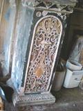 Argentian church column (teal green on side with gold/white front inlay)
